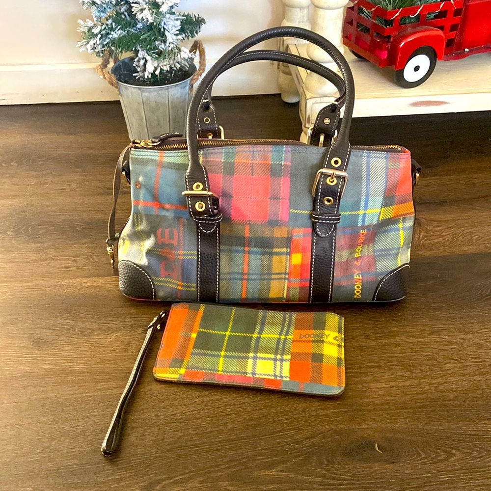 Dooney and bourke purse with wristlet